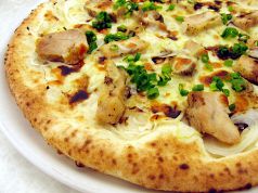 料理メニュー写真&nbsp;★冬の新作★２種のネギと鶏肉のピッツァ　バルサミコ風味