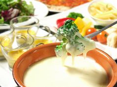 料理メニュー写真 4種のチーズフォンデュ