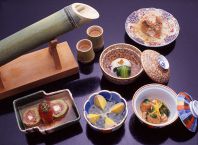 焼き物の器も全国各地より