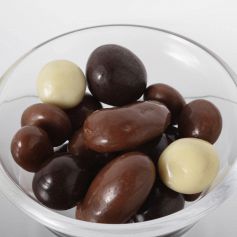 料理メニュー写真 プレミアムミックスチョコ(フルーツ&ナッツ)