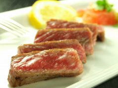 料理メニュー写真&nbsp;広島和牛A5の炙り刺身仕立て
