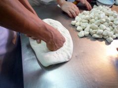 ヤムチャ ショップ 王朝 yamuchashop 焼き小龍包の雰囲気1