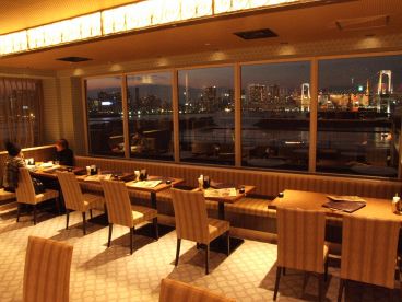 ハンバーグ大魔王 アクアシティお台場店の雰囲気1