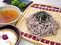 料理メニュー写真&nbsp;梅とろろつゆで　冷し蕎麦