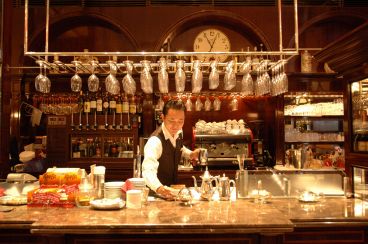 ラ ヴィオラ LA VIOLA 三笠会館 Italian Barの雰囲気1
