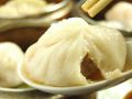 料理メニュー写真&nbsp;春巻 ／ 写真：スープ入り小龍包