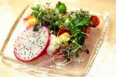 料理メニュー写真 本日入荷の鮮魚のカルパッチョ
