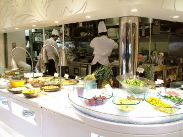 プラチナ ビュッフェ PLATINUM BUFFET 新宿ミロード店の雰囲気1