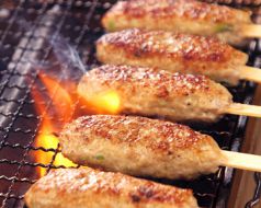 料理メニュー写真&nbsp;手造りつくねは店仕込み（１串）