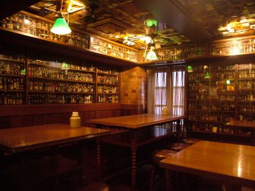 倫敦屋酒場の雰囲気1