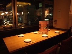 夜景が見られるテーブル席