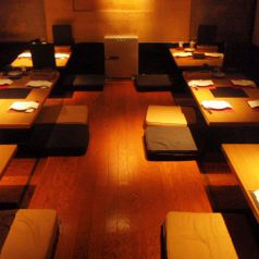 小上がりの堀座敷席。最大26名の宴会可です
