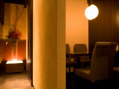 デートや会社の友人と気兼ねなく寛げる個室