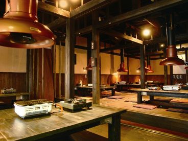 焼肉 もつ鍋 小鉄本店の雰囲気1