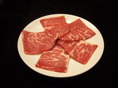 料理メニュー写真 霜降り牛カルビ