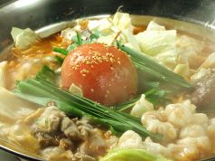 料理メニュー写真 トマトもつ鍋/醤油もつ鍋ちょくちょくの一番人気メニュー☆