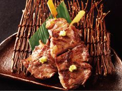料理メニュー写真 かまどか発祥!幻の牛串(岩塩・タレ)