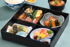 料理メニュー写真&nbsp;味わい弁当（土日祝限定）