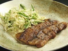 料理メニュー写真&nbsp;白王総州三元豚バラ肉の黒胡椒炙り焼き