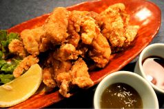 料理メニュー写真&nbsp;ルンピア(海鮮揚げ春巻き)/若鶏の唐揚げ/手羽先の唐揚げ