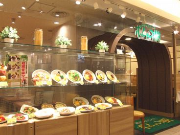 ポムの樹 江坂東急ビル店の雰囲気1