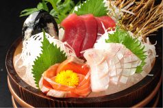 料理メニュー写真&nbsp;刺身盛り合わせ5種(300kcal)刺身盛り合わせ3種(239kcal) 