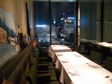 アロッサ銀座店 グリル ワインバーの雰囲気1