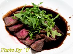 料理メニュー写真&nbsp;炙り和牛の赤ワインソース　バルサミコ風味