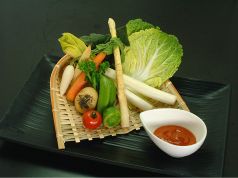 料理メニュー写真&nbsp;旬野菜のまるごとサラダ