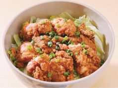料理メニュー写真 鶏の唐揚丼