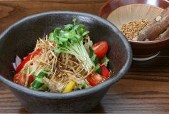 料理メニュー写真 摘み立て野菜のごま屋サラダ