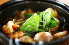 料理メニュー写真&nbsp;海老とマッシュルームとアンチョビのアヒージョ