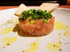料理メニュー写真 鮪のタルタル