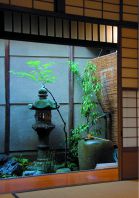中庭の見える部屋