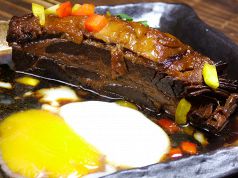 料理メニュー写真&nbsp;とろとろ豚の角煮～温玉添え～