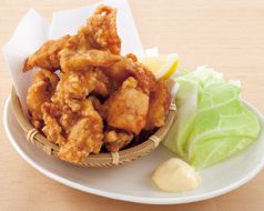 料理メニュー写真 鶏の唐揚げ店自慢
