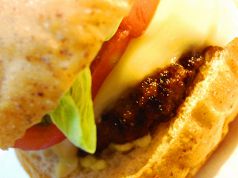 料理メニュー写真&nbsp;大田原牛１００％ハンバーガー（スープ付き）