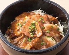料理メニュー写真&nbsp;■四元豚の石焼き“スタ丼”