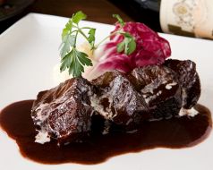 料理メニュー写真&nbsp;鹿児島産 黒毛和牛ホホ肉の赤ワイン煮込み