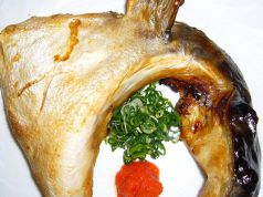 料理メニュー写真&nbsp;ぶりかま/牛すじ煮込み/海老マヨ/馬刺し