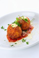 料理メニュー写真&nbsp;かわいいシチリア風ライスコロッケ