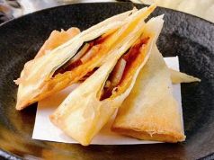 料理メニュー写真&nbsp;お餅とチーズの包み揚げ
