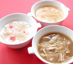 料理メニュー写真&nbsp;鶏肉入りふかひれスープ、蟹肉入りふかひれスープ、蟹味噌入りふかひれスープ