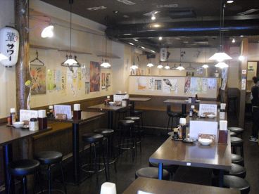 新橋やきとん 麻布十番店の雰囲気1