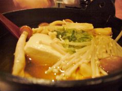 料理メニュー写真 自家製豆腐のきのこ小鍋
