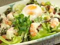 料理メニュー写真&nbsp;海老と半熟たまごのシーザーサラダ