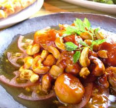 料理メニュー写真 若鶏とカシューナッツの炒め物(パァッガイ)