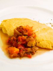 料理メニュー写真 熟成チーズのオムレツ
