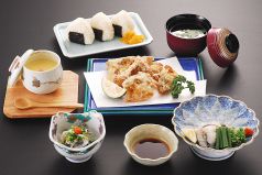 料理メニュー写真 ふぐ唐揚セット