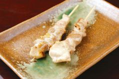 料理メニュー写真&nbsp;もも肉［塩・タレ・柚子胡椒］ 各一本147円